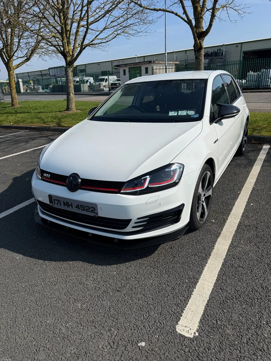 2017 VW Golf 1.6 TDI - Image 1