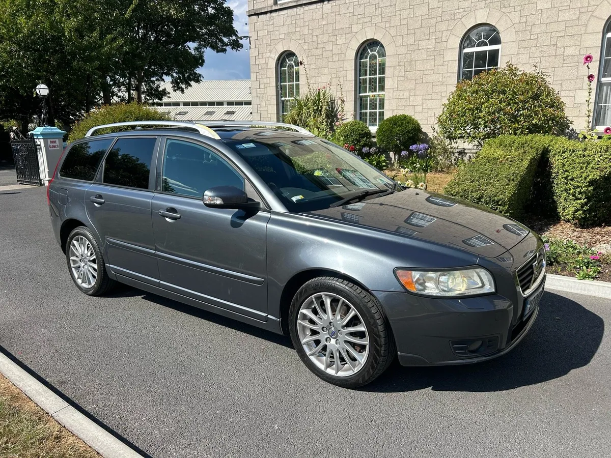 Volvo V50 T5 2.5 Petrol 5-Cylinder - Image 3