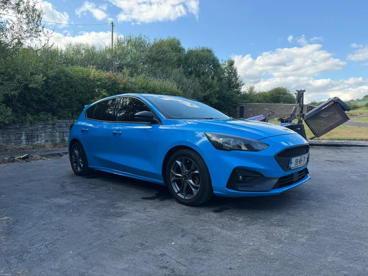 Ford Focus St Line 1.0 EcoBoost - Image 1