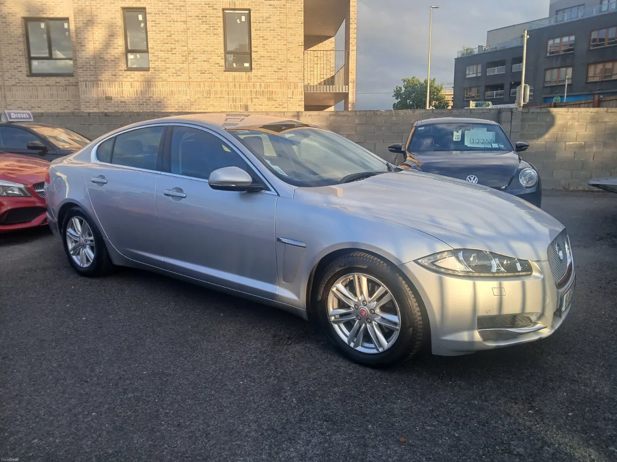 Jaguar XF luxury 2.2 diesel 2015 - Image 3