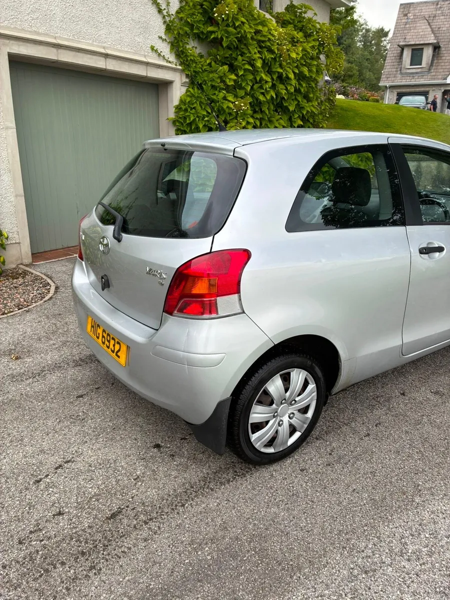 Toyota Yaris 1.0 L - Image 2