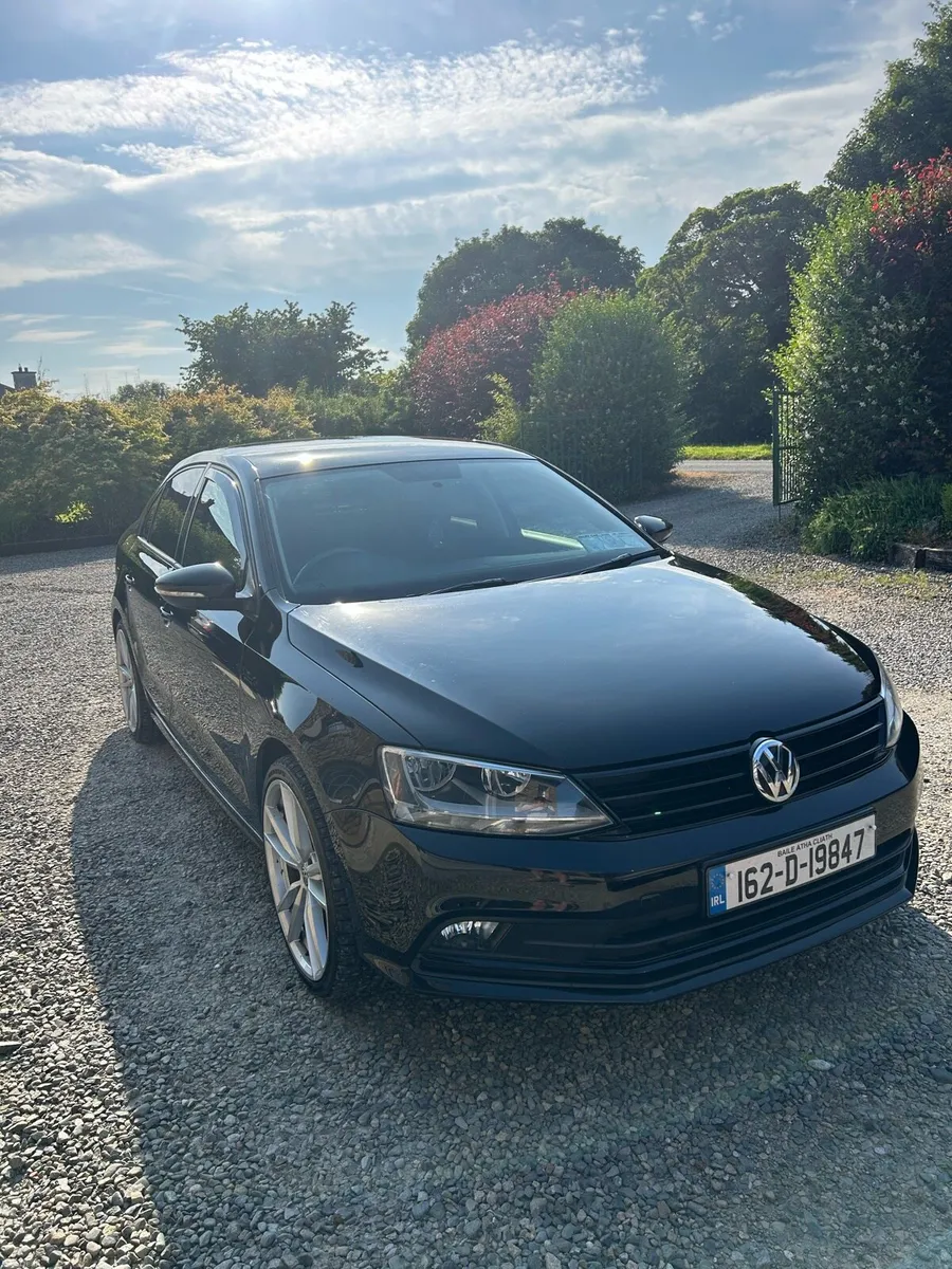 Volkswagen Jetta - Image 2
