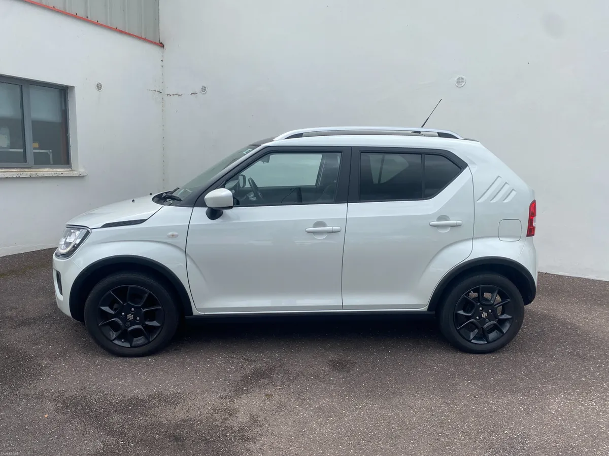 Suzuki Ignis Szt, 2 tone, white/black roof - Image 6