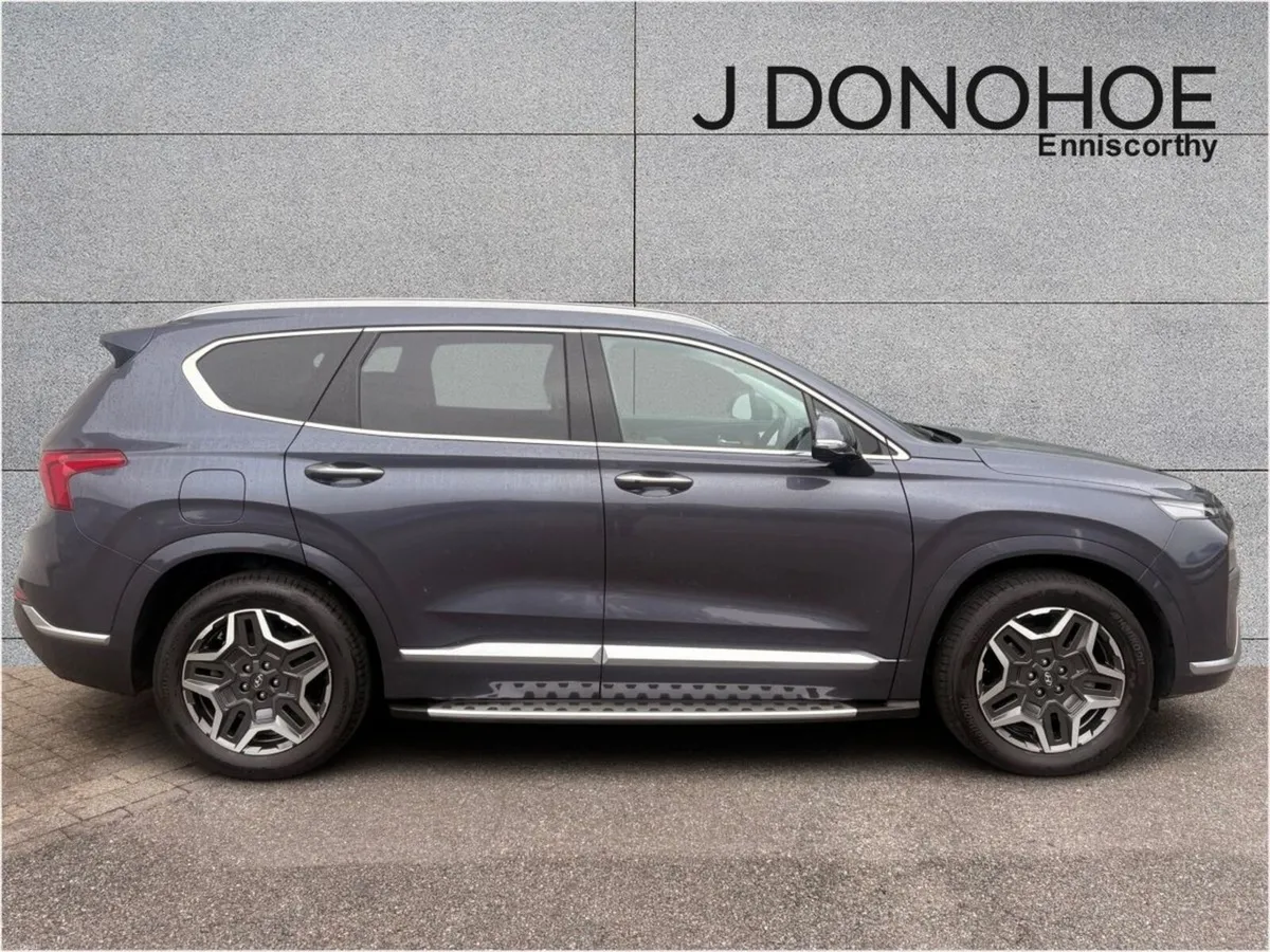 Hyundai Santa Fe 1.6 PHEV 4WD Executive Plus Auto - Image 3