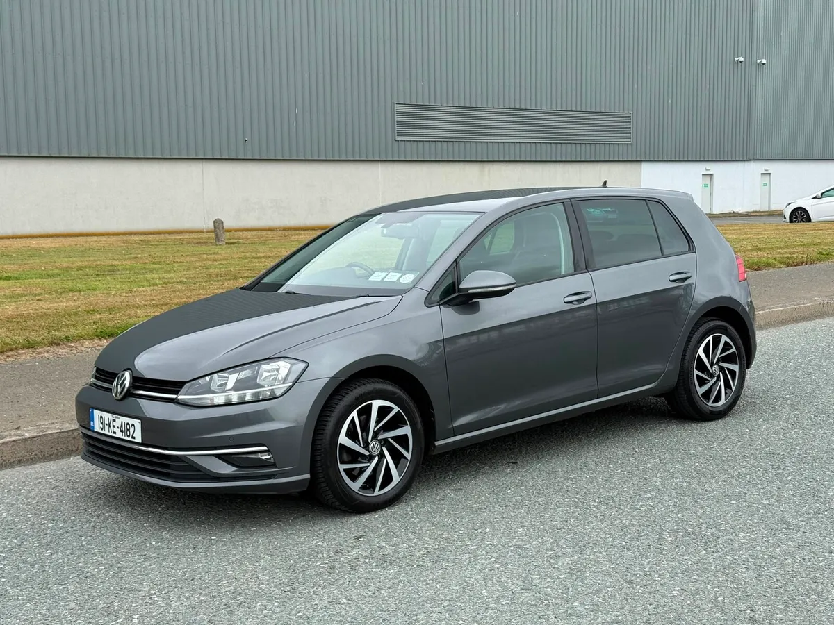 2019 Volkswagen golf really low mileage - Image 2