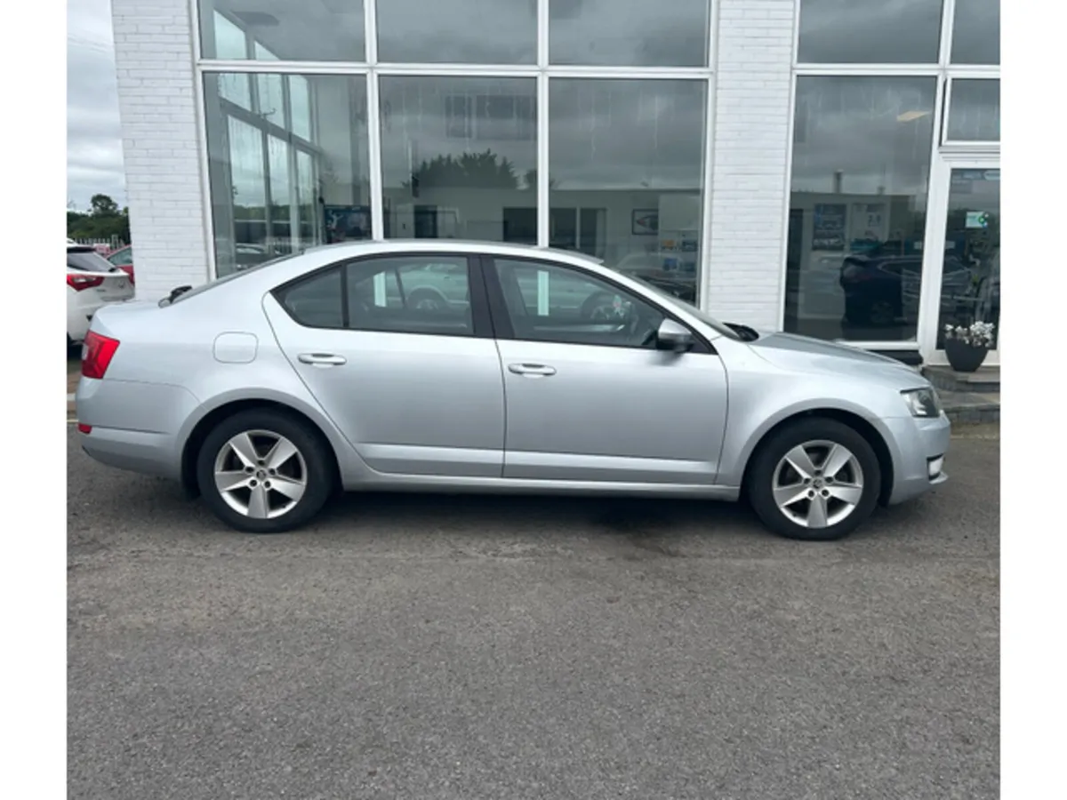 Skoda Octavia 2016 - Image 2