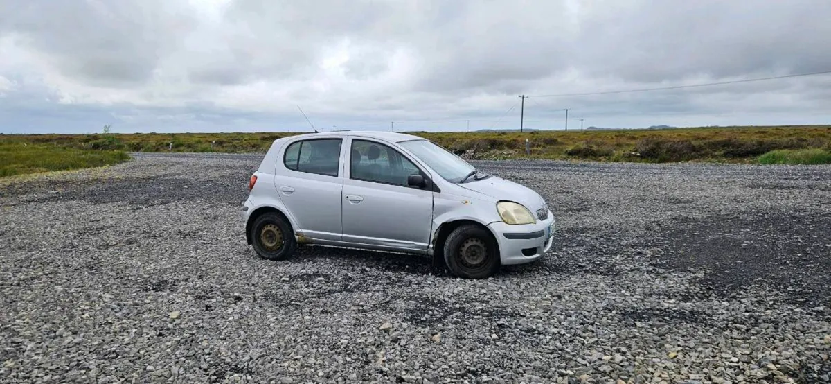 2004 Yaris - Image 4