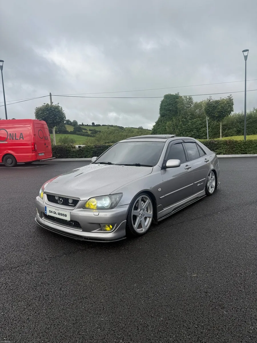 Le Lexus is200 - Image 2
