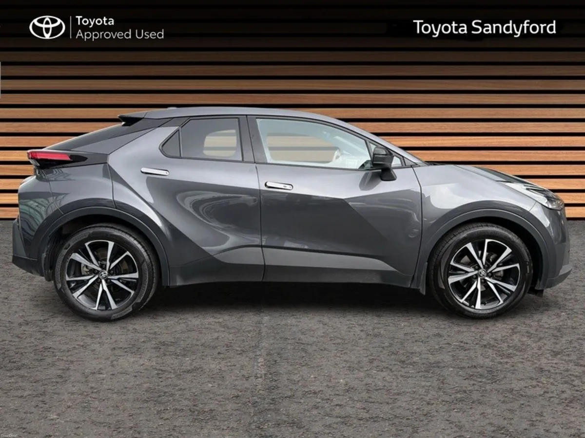 Toyota C-HR HYBRID SPORT // HEATED SEATS // APPLE - Image 3