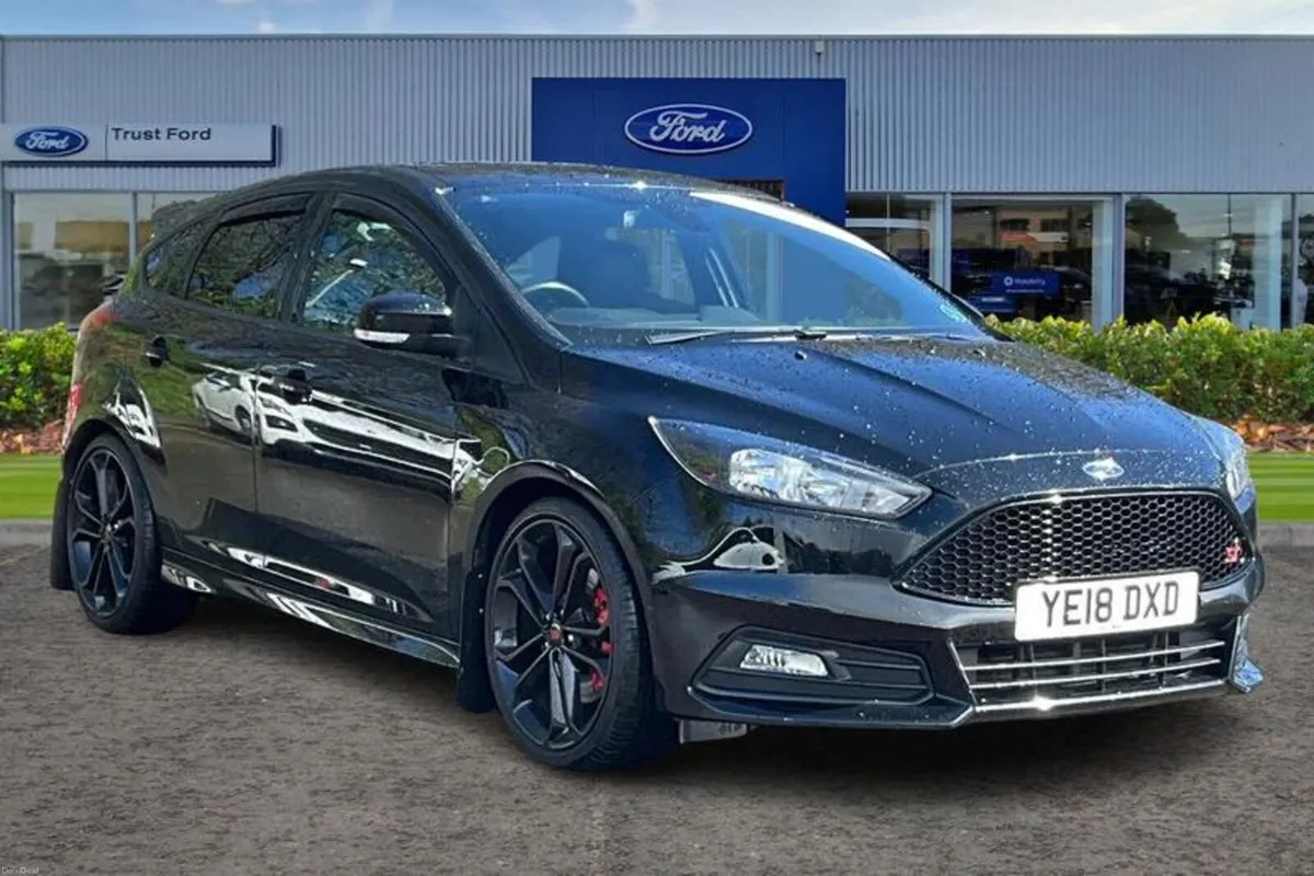 Ford Focus 2.0T EcoBoost ST-2 Hatchback 5dr Petrol - Image 1