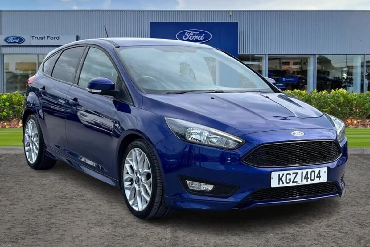 Ford Focus 1.0 EcoBoost 140 ST-Line Navigation 5dr - Image 1