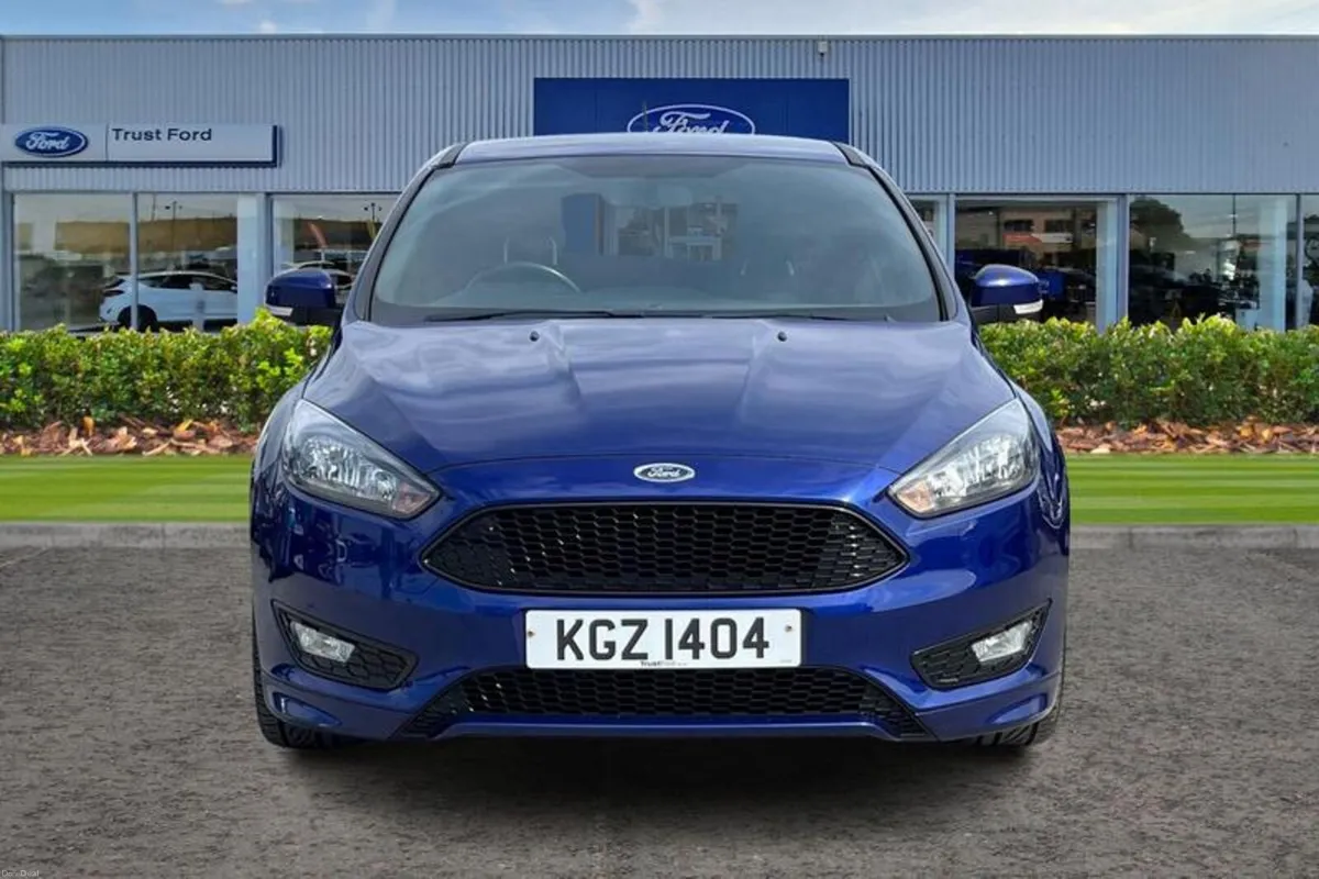 Ford Focus 1.0 EcoBoost 140 ST-Line Navigation 5dr - Image 6
