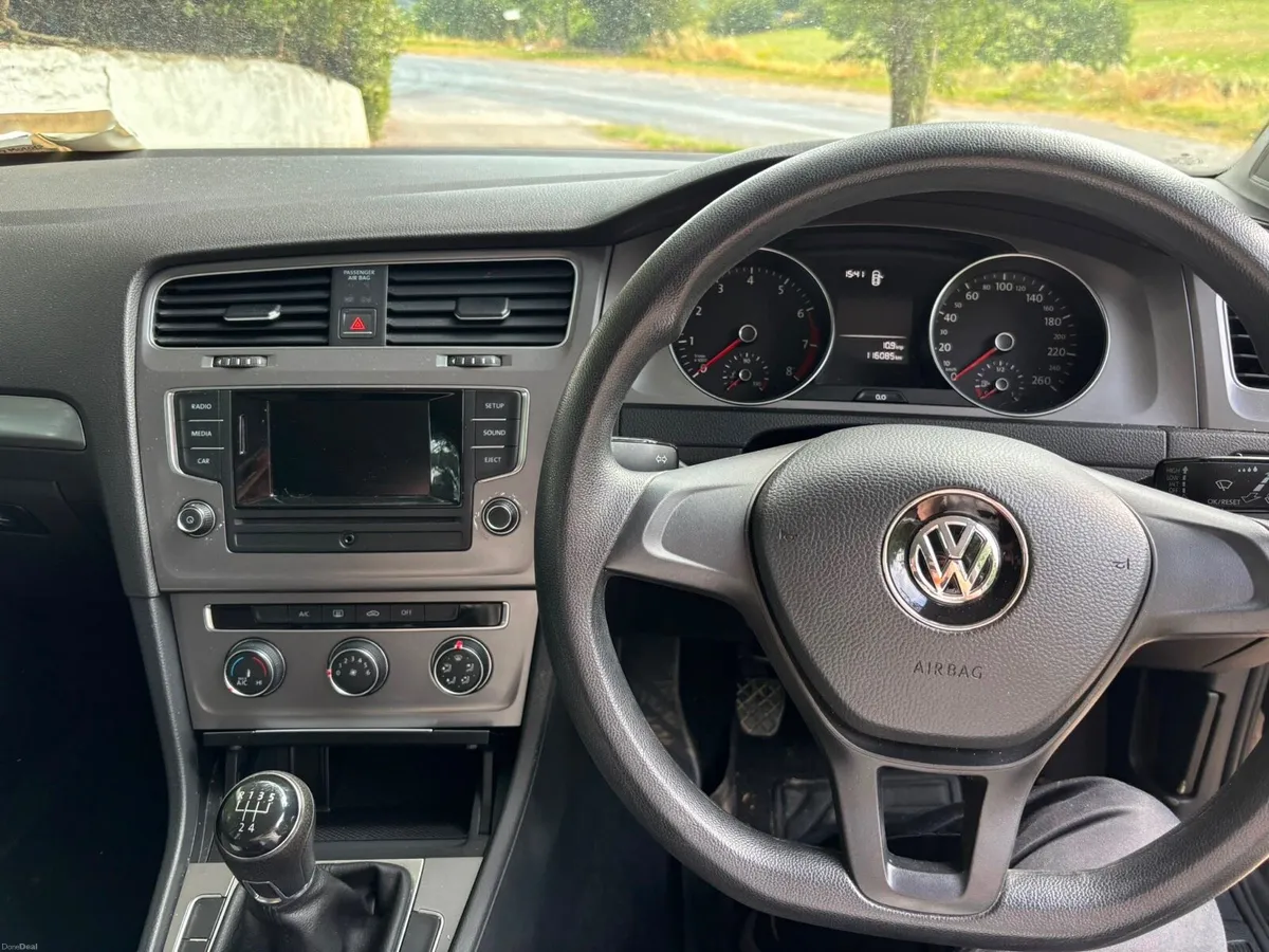 132 Volkswagen Golf 1.2 petrol manual - Image 6