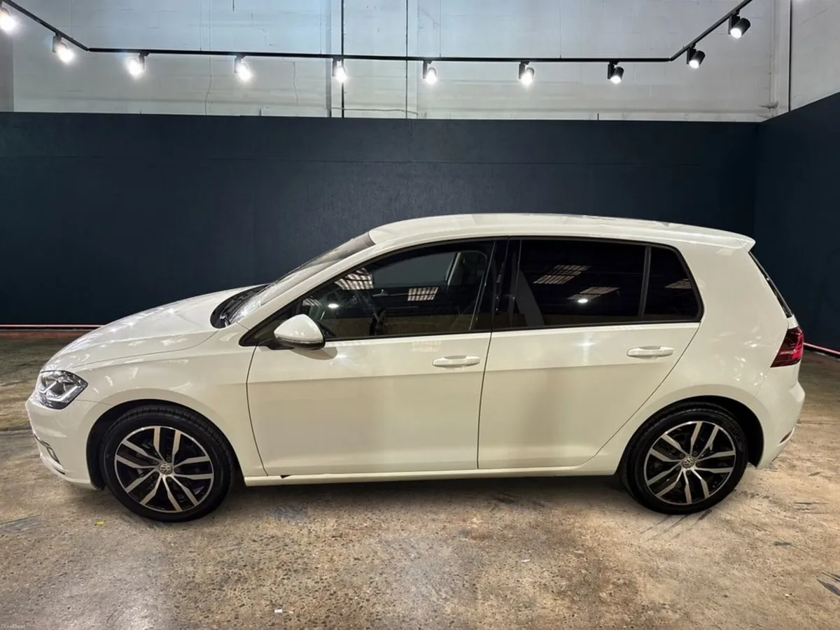 Volkswagen Golf 1.4 TSI AUTOMATIC HIGH LINE TECH E - Image 6