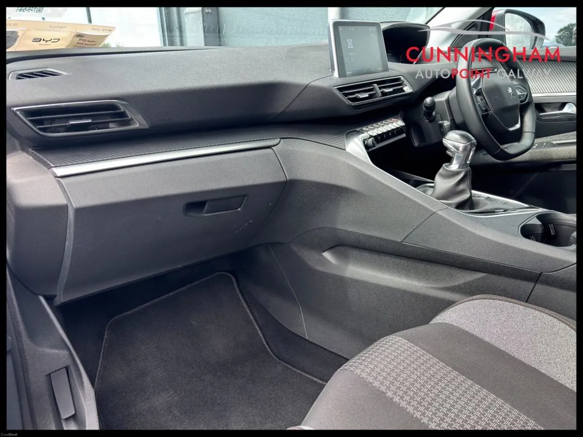 Peugeot 3008 1.2i Active Manual - Image 6