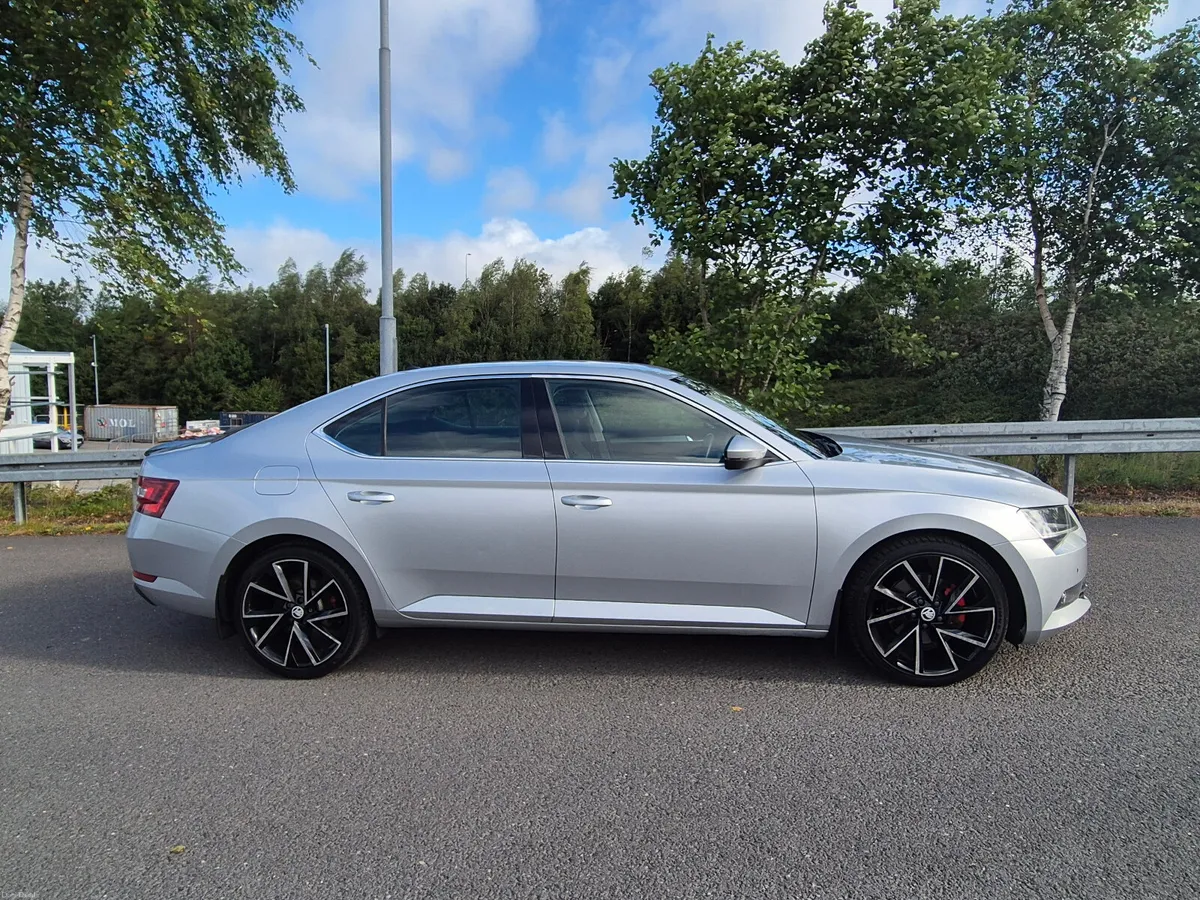 Skoda Superb 2016 | 2.0 TDI 150bhp Ambition Trade - Image 4