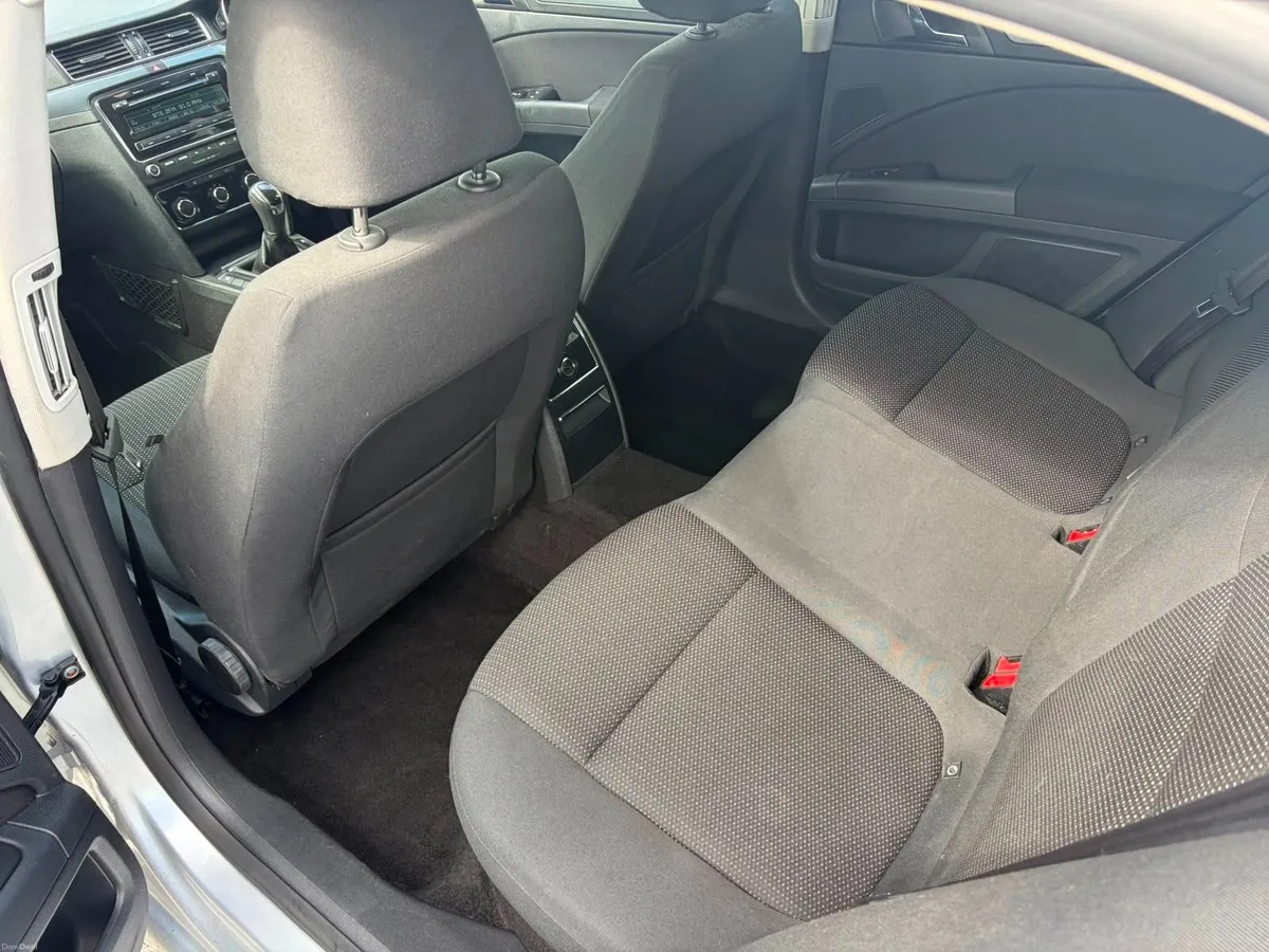 Skoda Superb 1.6 TDI S Greenline 11 103BHP, 2012 - Image 3