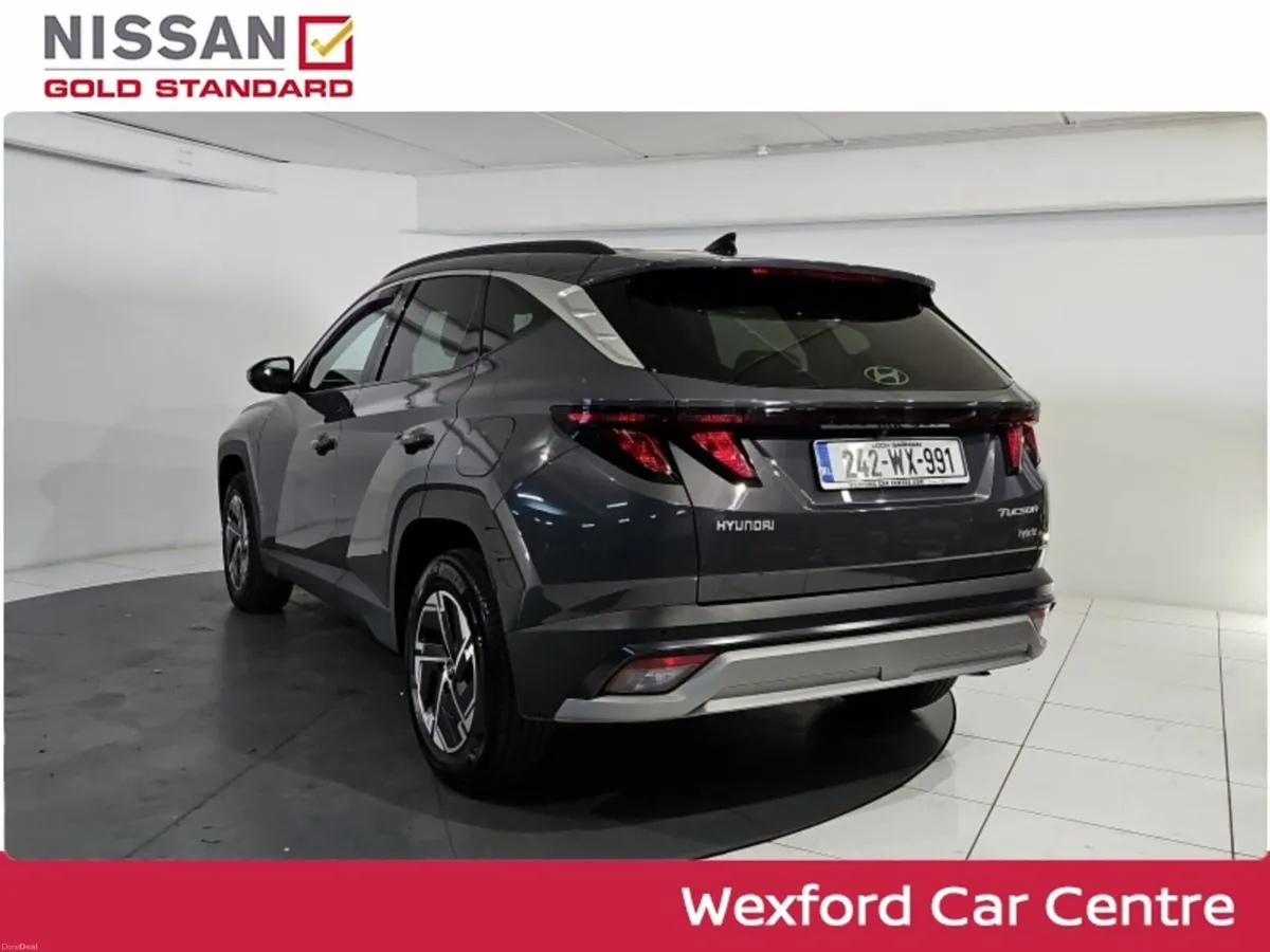 Hyundai Tucson Executive Hybrid Auto - Image 3