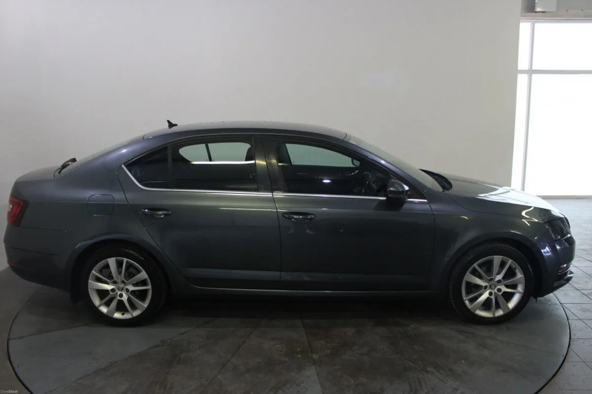 Skoda Octavia STYLE 1.6TDI 90HP - TENDER 19 - Image 3