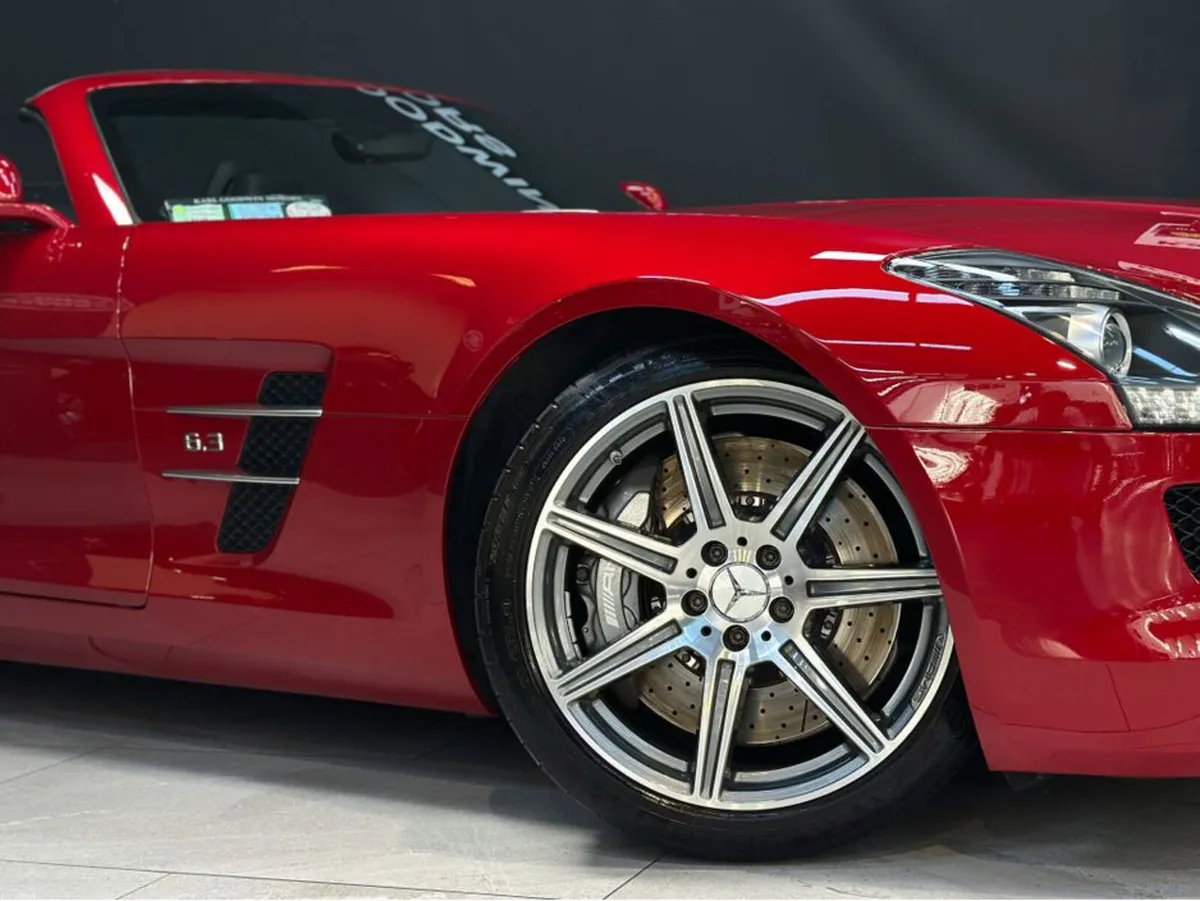AMG 6.2 V8 AUTO ROADSTER - Image 6