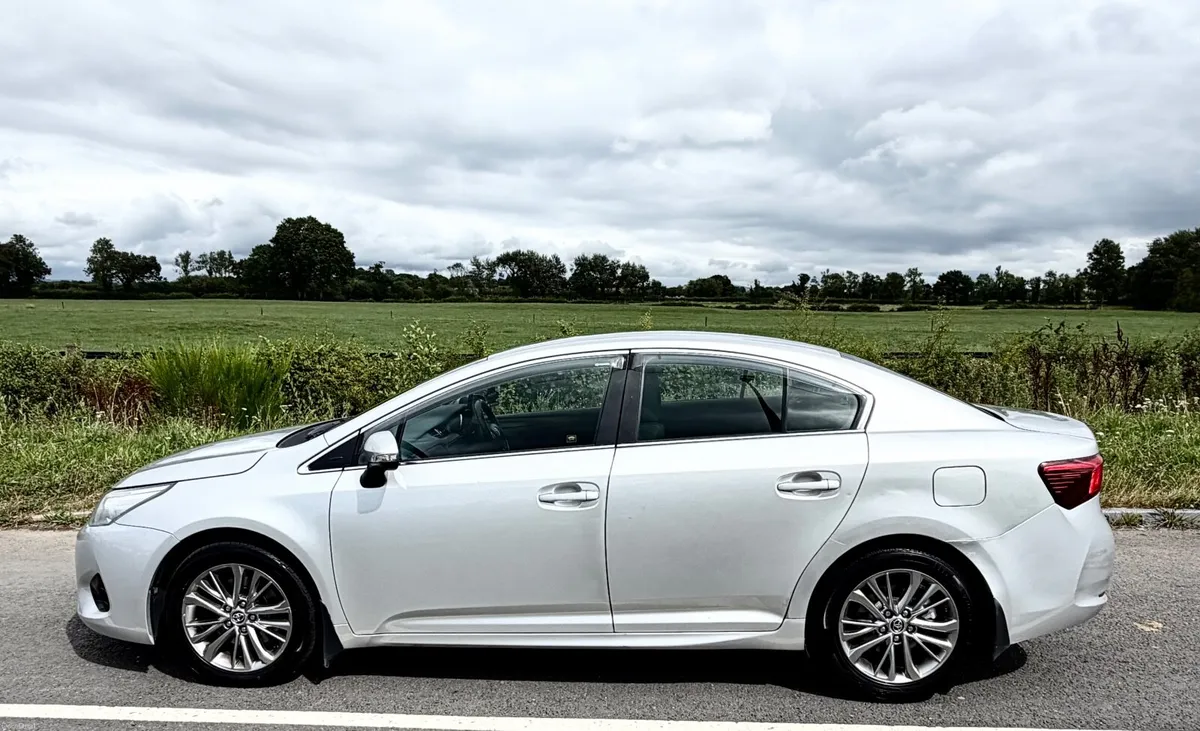 Toyota Avensis 2.0D4D Luna 2017 - Image 3