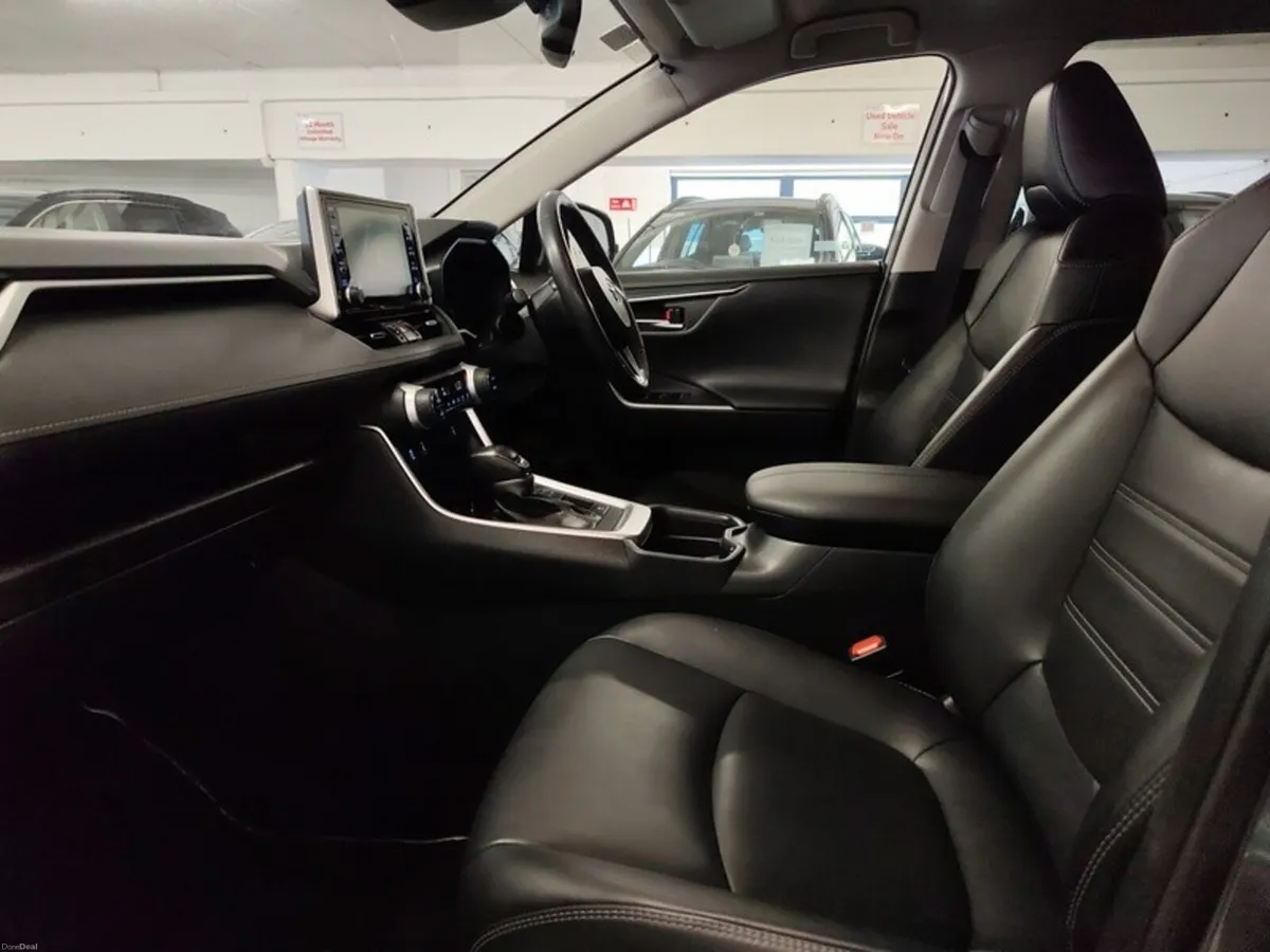 Toyota RAV4 HYBRID SOL 2WD - Image 6