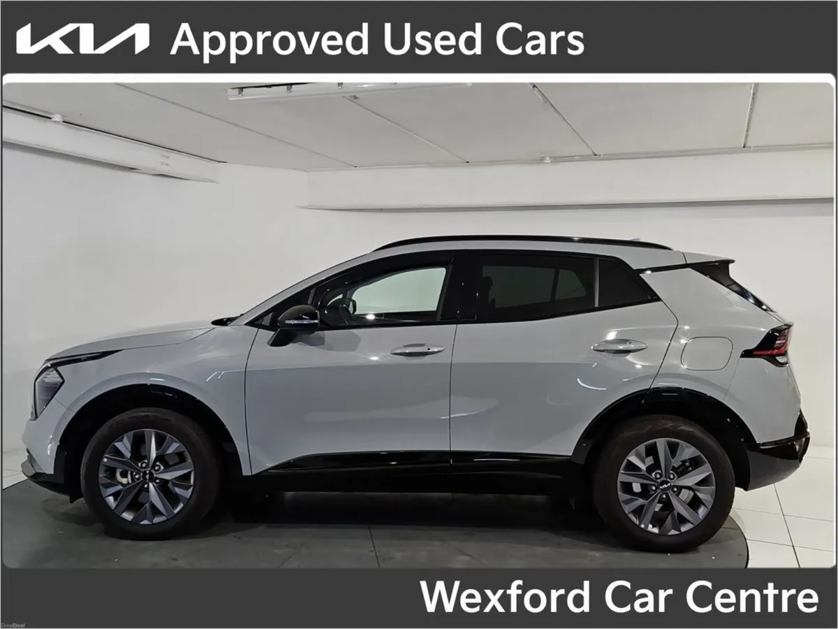 Kia Sportage Anniversary Edition Hybrid LOW KM'S - Image 6