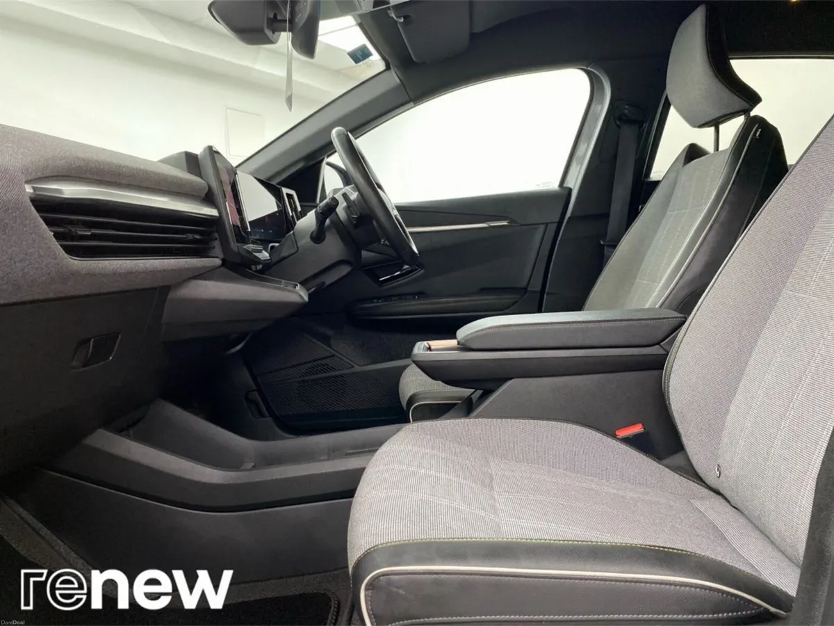 Renault Megane E-Tech EV60 220hp Techno - Image 5