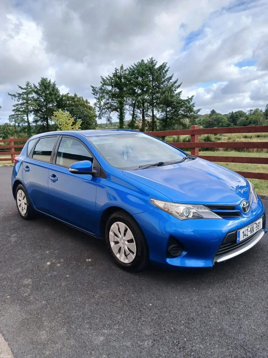 Toyota Auris 2014 - Image 1