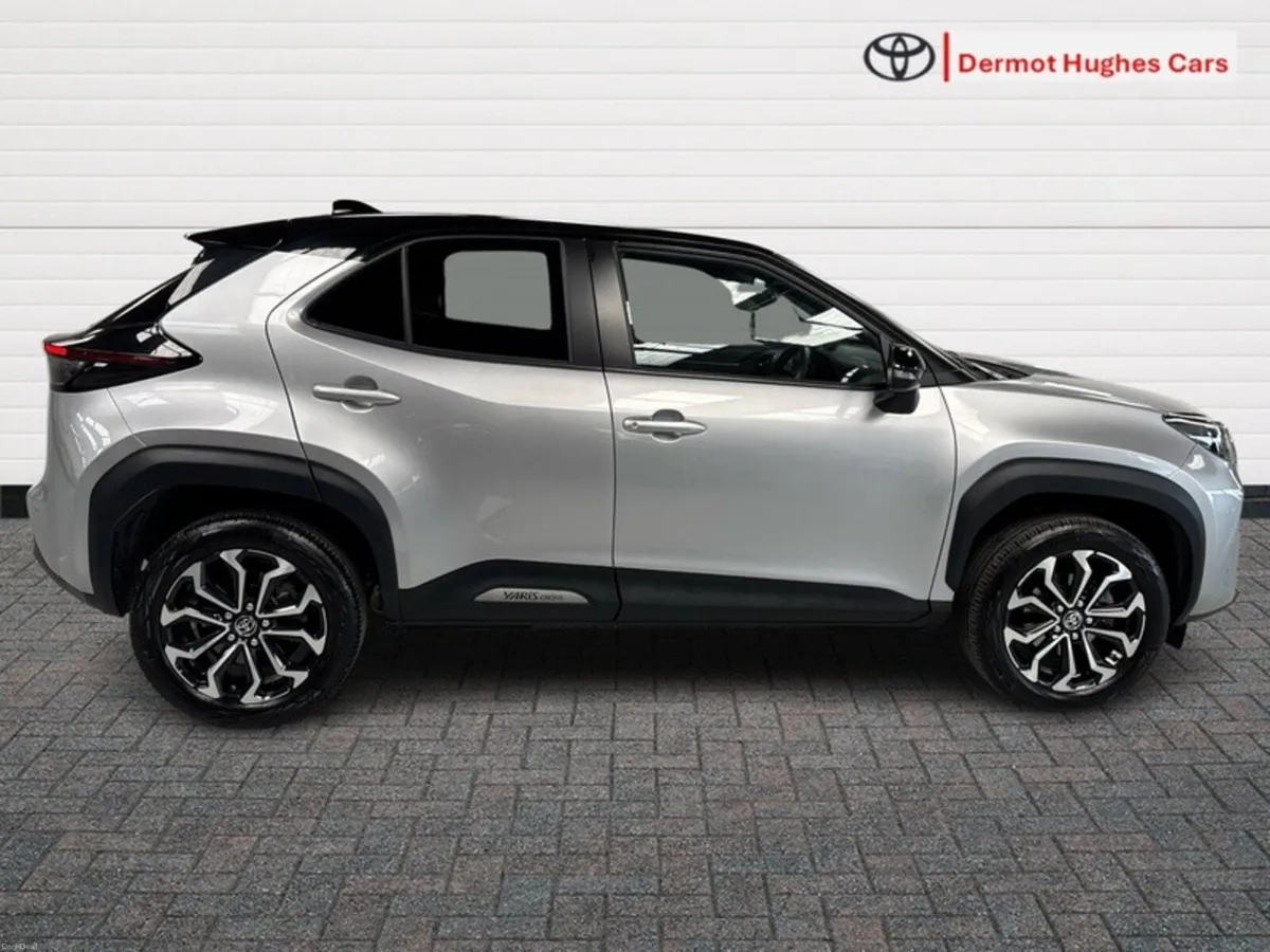 Toyota Yaris Cross YARIS CROSS LUNA SPORT - Image 3