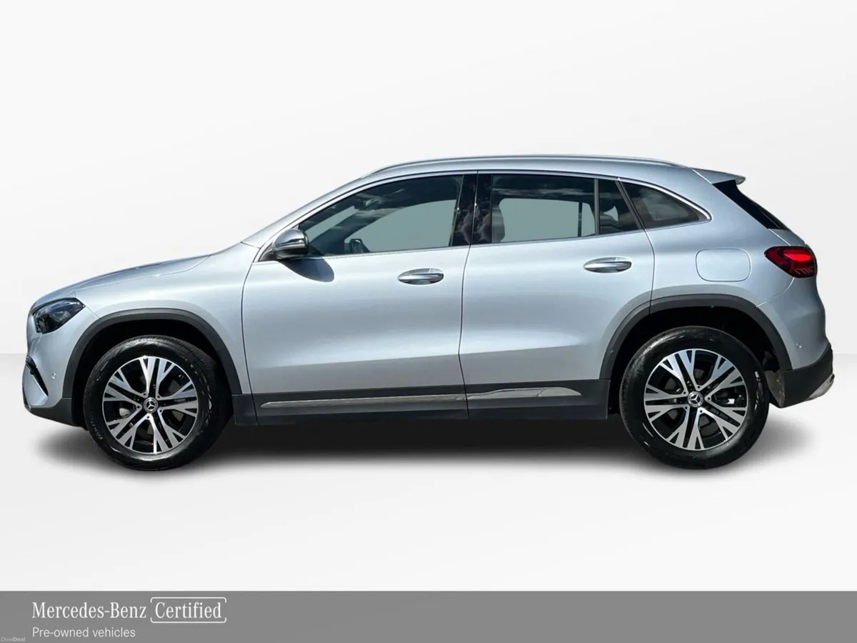 Mercedes-Benz GLA 180 Progressive Plus Compact MHE - Image 6