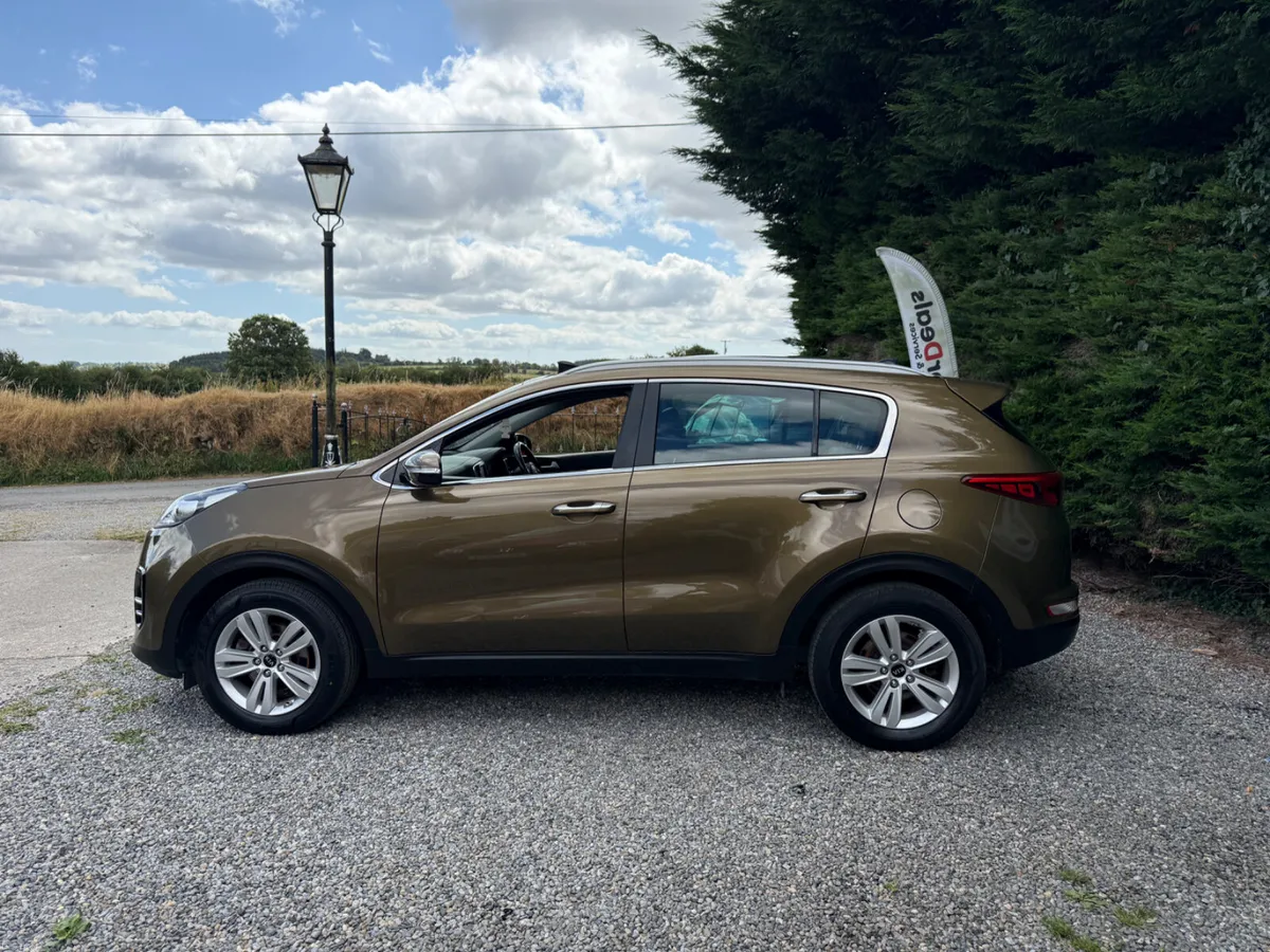 KIA SPORTAGE EXS 5DR! High Spec!Low Mileage! - Image 4