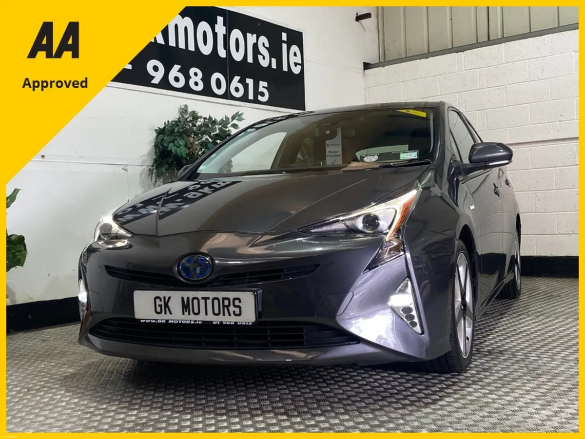 Toyota Prius 2017//LUXURY EDITION/// - Image 1