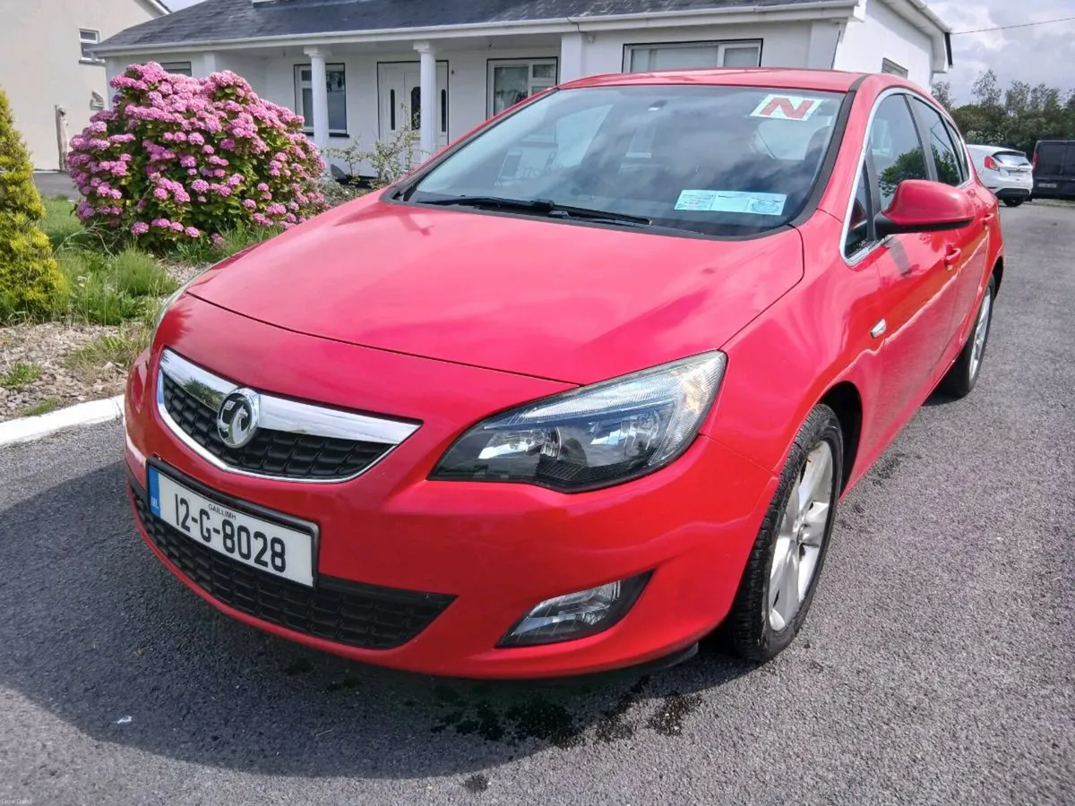 2012 Opel Astra - Image 2