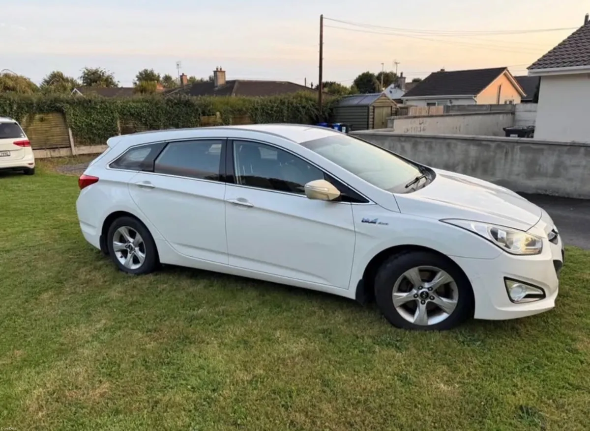 Hyundai i40 2012 - Image 2
