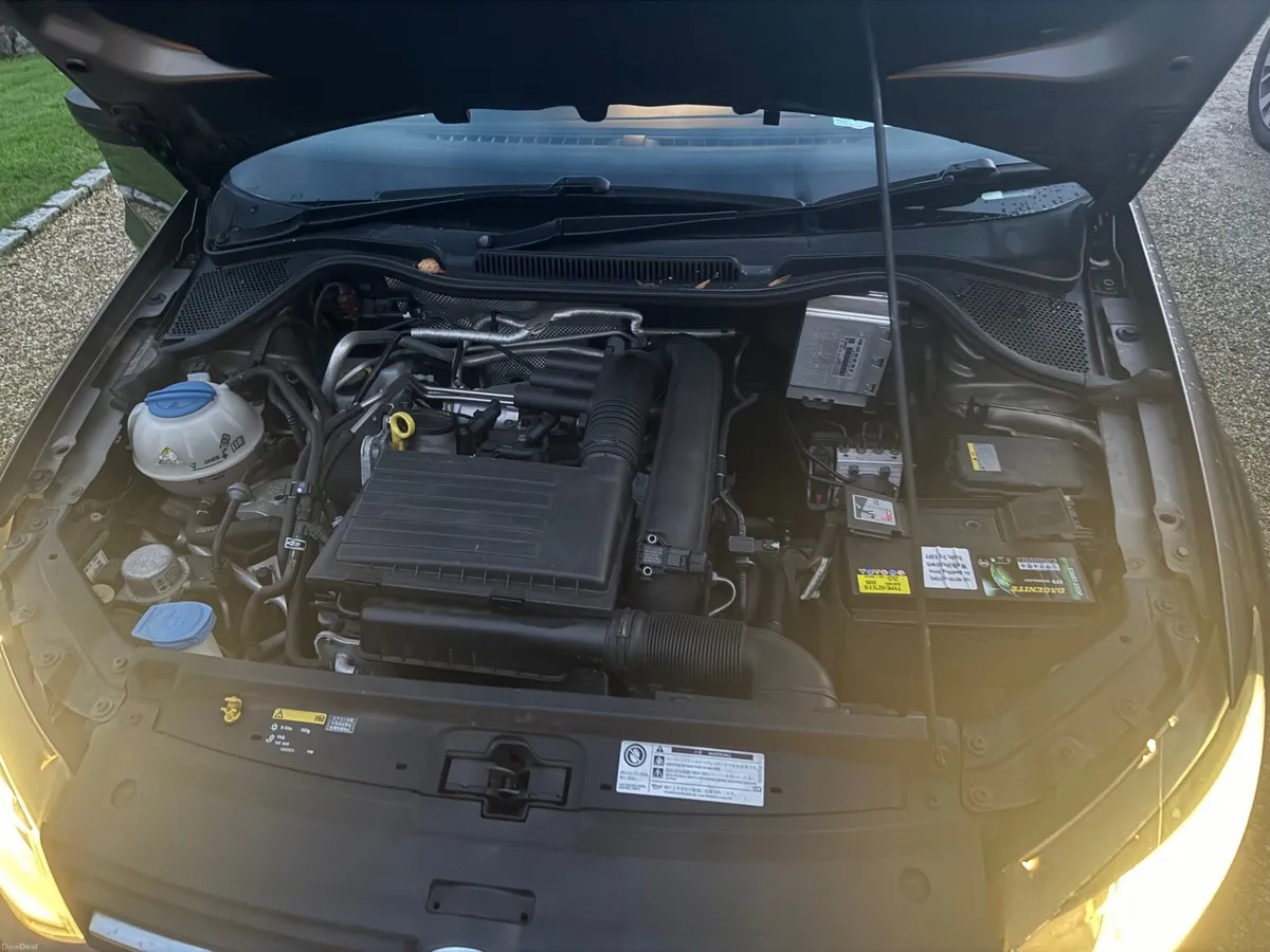 Volkswagen Polo 2015 - Image 2