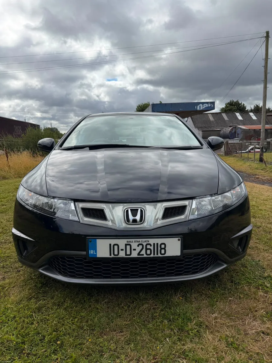 Honda Civic 2010 - Image 1