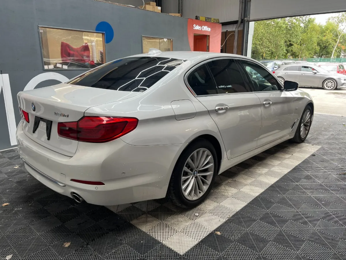 BMW 5-Series 2017 BMW 5 SERIES 523d LUXURY 2.0 AUT - Image 3