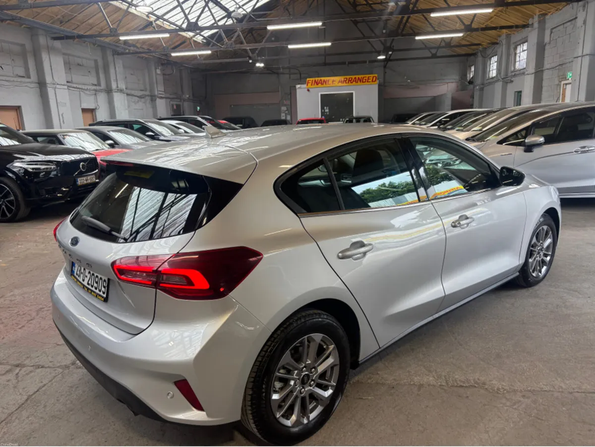 Ford Focus TITANIUM 1.0T 125 M6 4DR - Image 2