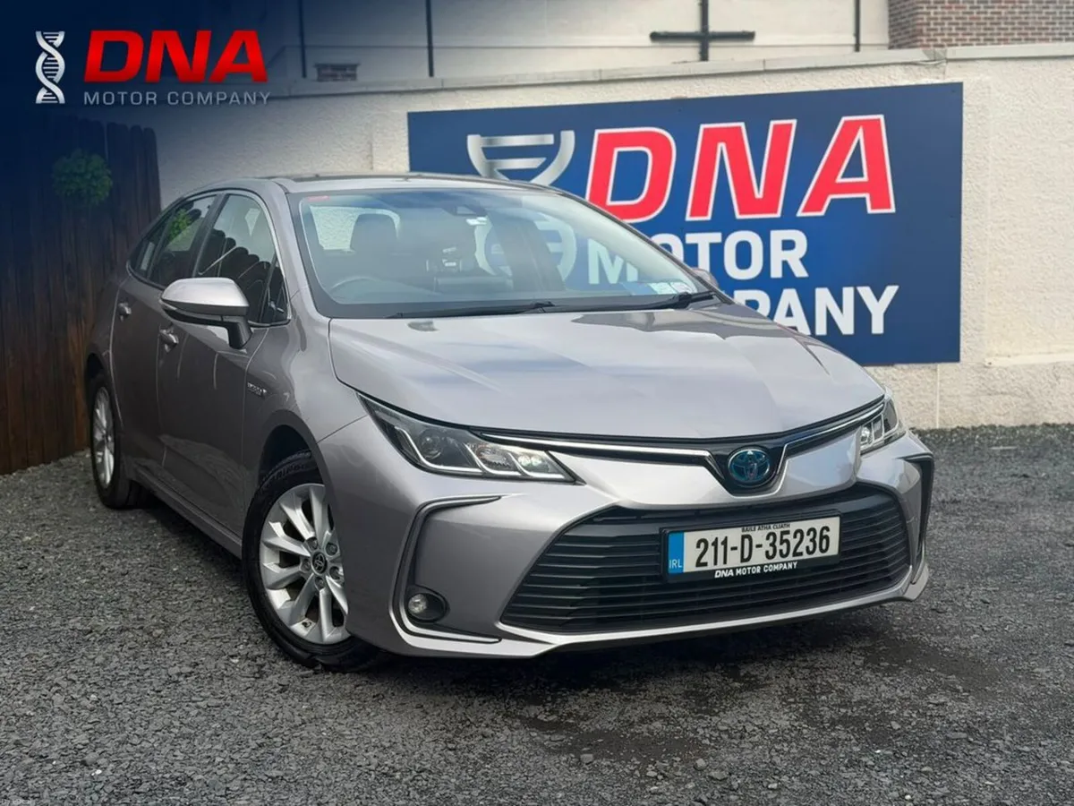 Toyota Corolla 1.8 Hybrid Luna Saloon - Image 1