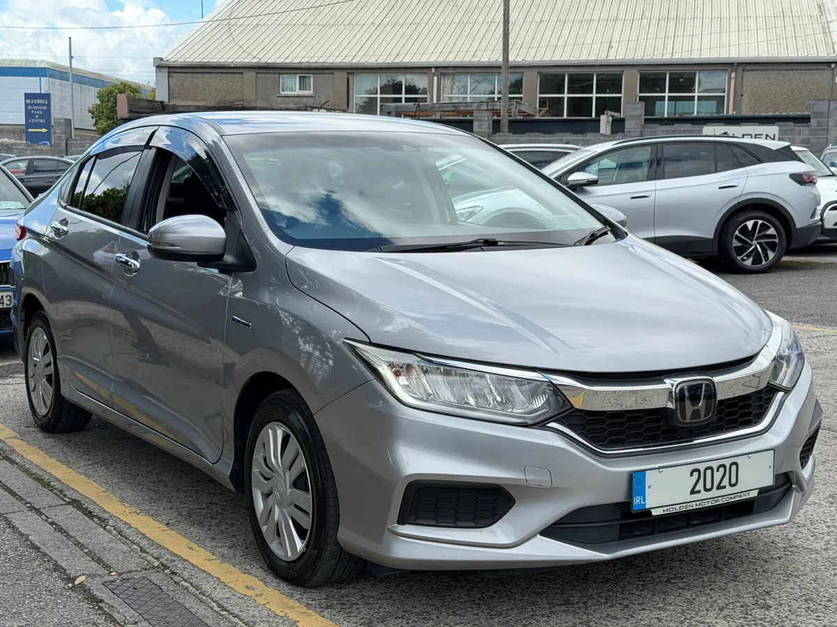 2020 Honda Grace..2 keys. WARRANTY INCLUDED - Image 5