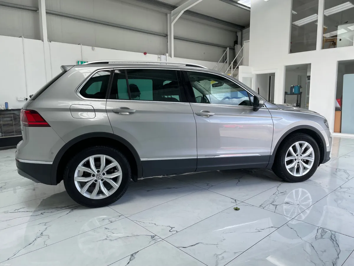 2019 Volkswagen Tiguan - Image 2