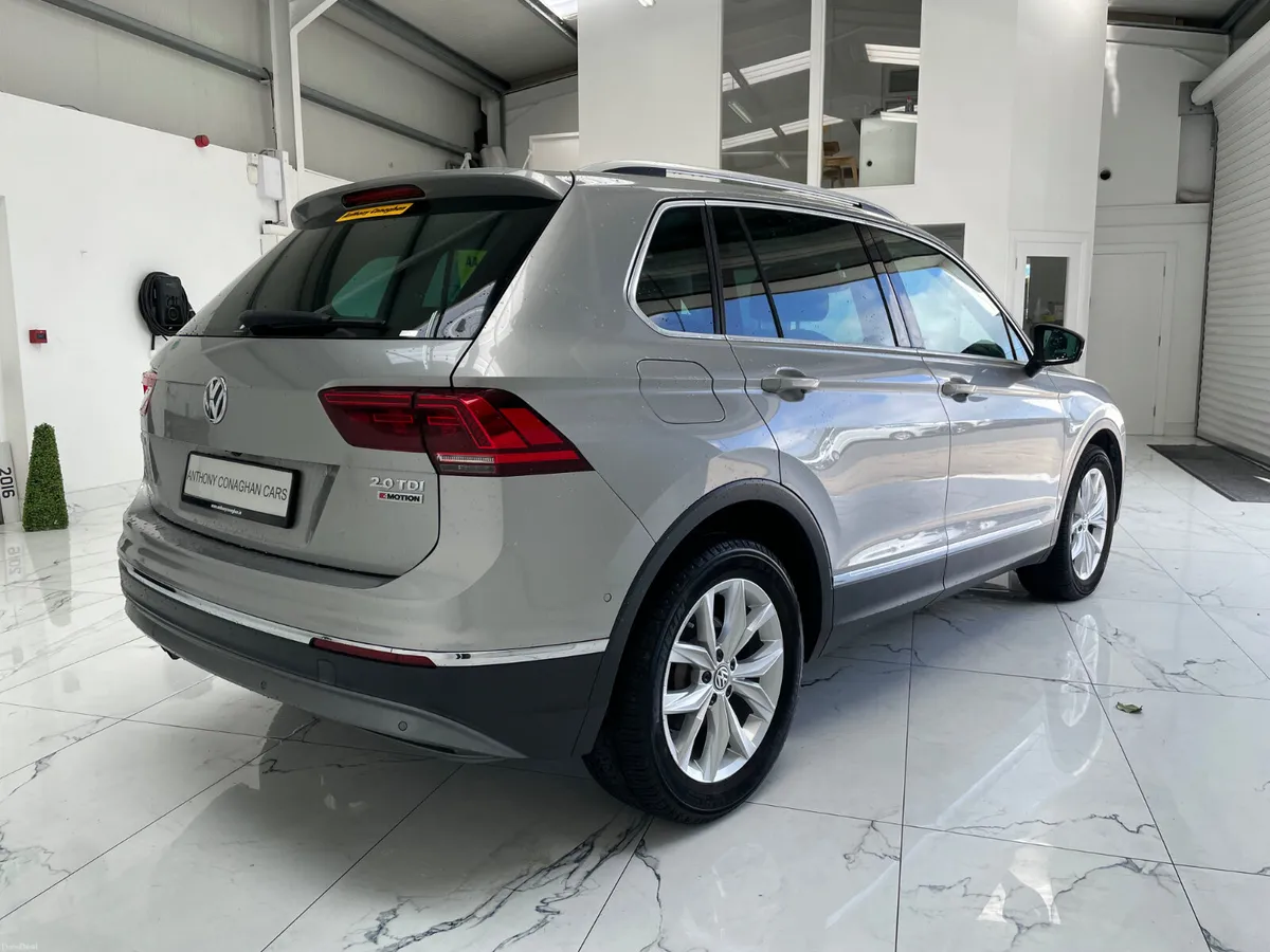 2019 Volkswagen Tiguan - Image 3