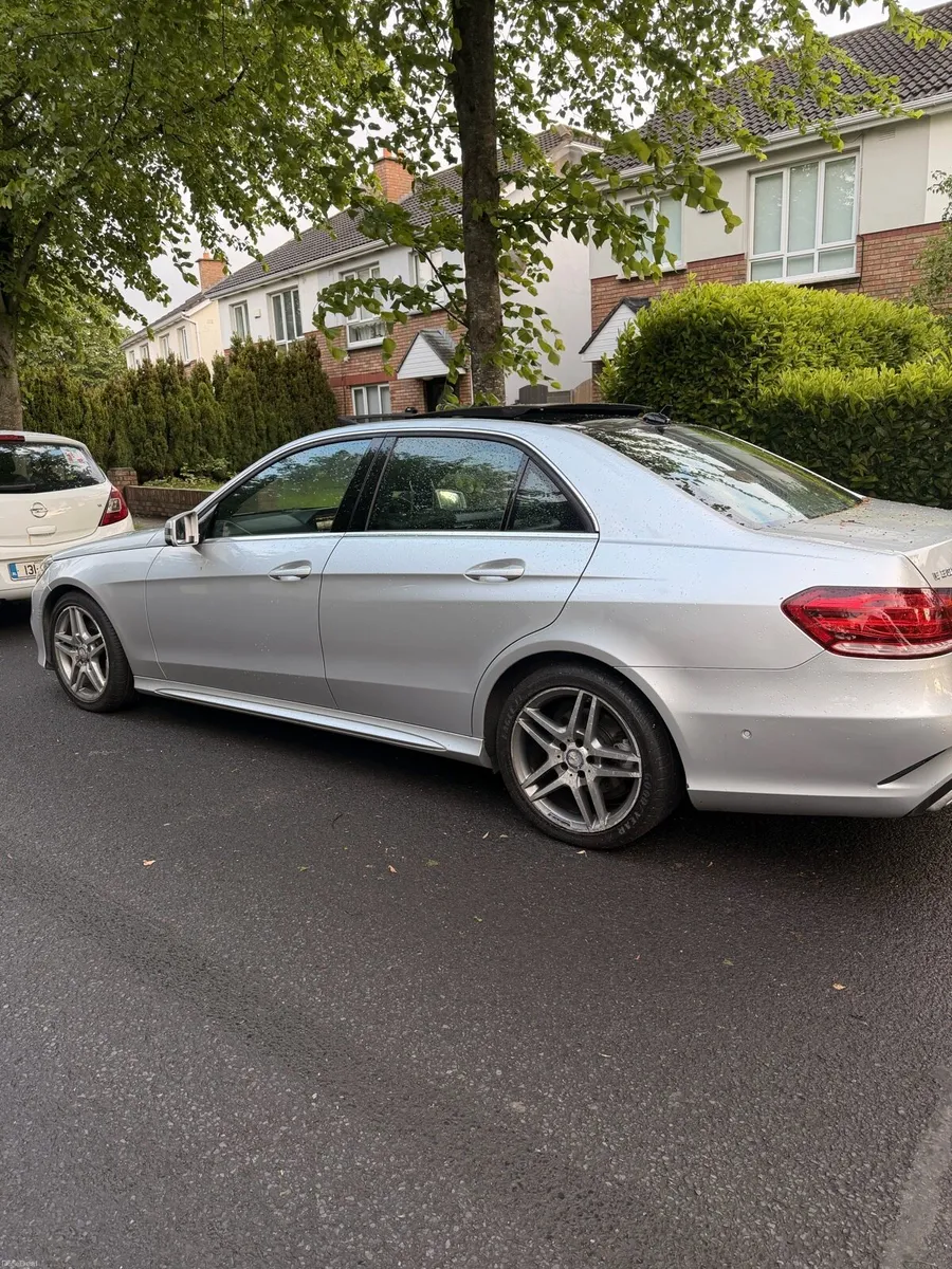 Mercedes Benz E300, New NCT, Car Service history - Image 5