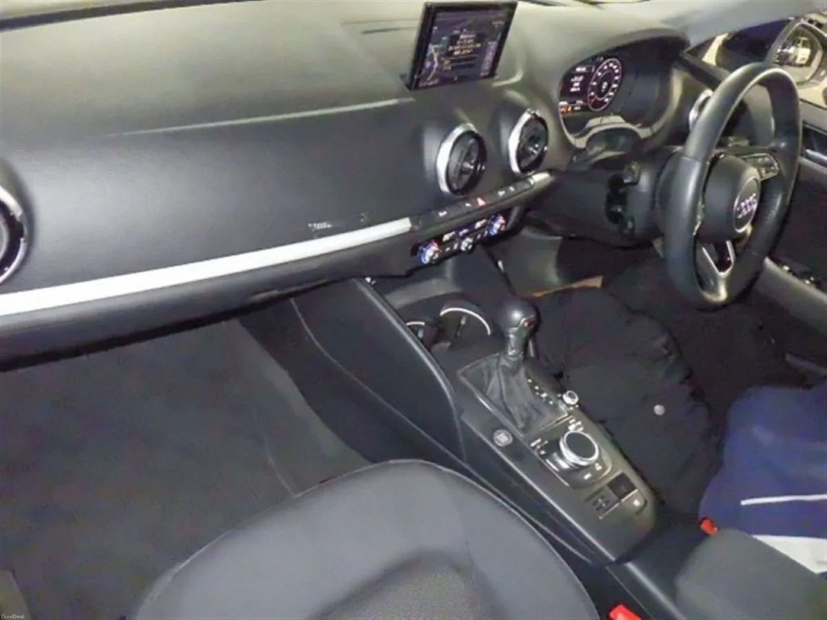 Audi A3 1.4 TFSI AUTOMATIC SALOON - FACTORY ALLOYS - Image 3