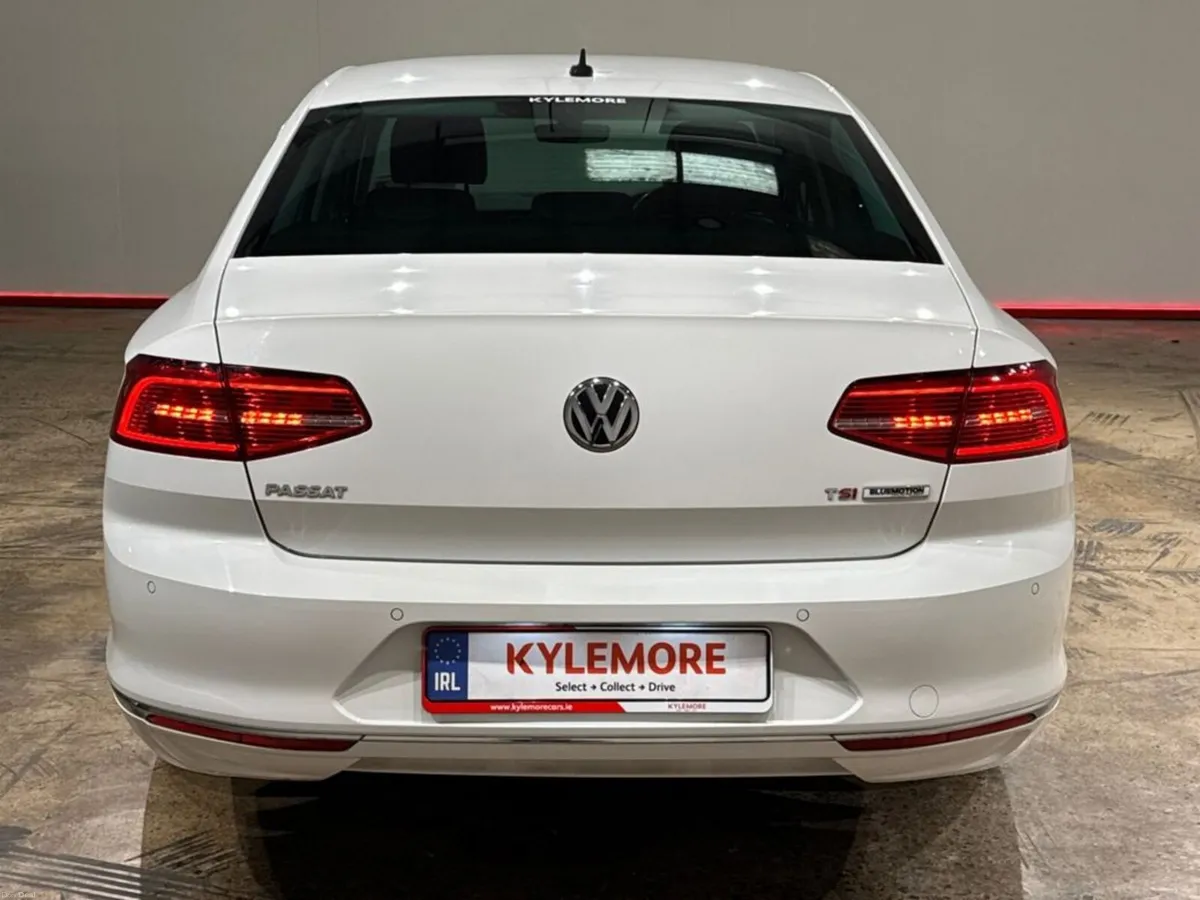 Volkswagen Passat SALOON 1.4 TSI ELEGENCE LINE AUT - Image 4