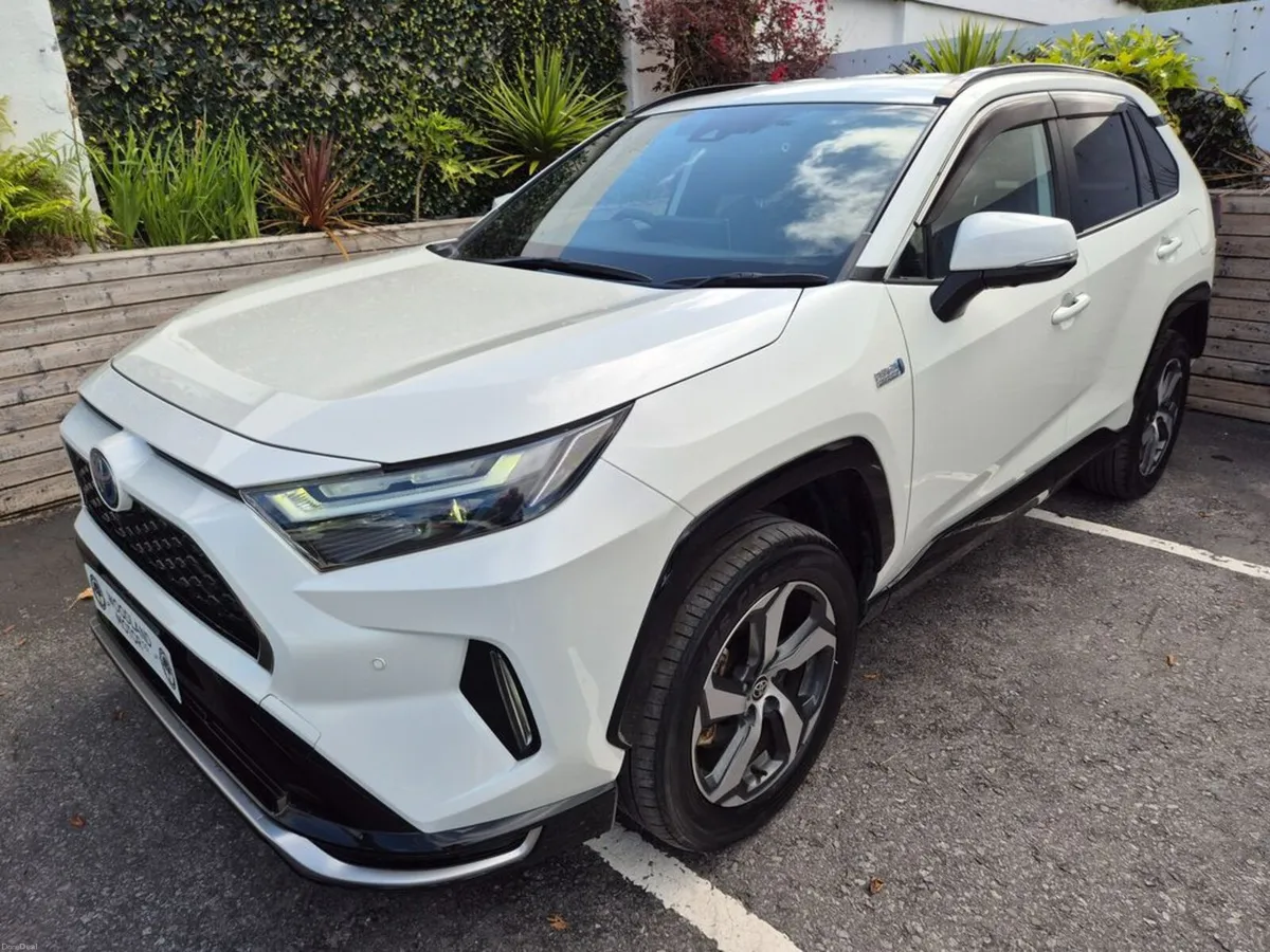 Toyota RAV4 2.5 PHEV / PRIME TOP SPEC / 300BHP AWD - Image 2