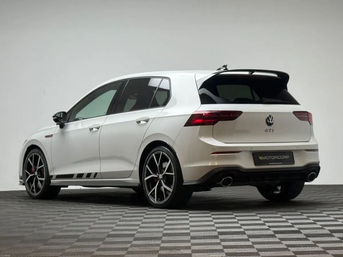 Volkswagen Golf GTI CLUBSPORT 2.0 TSI 300HP AUTO - Image 5