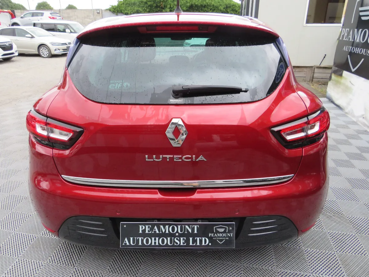 17 RENAULT CLIO 1.2 PETROL AUTOMATIC - Image 5