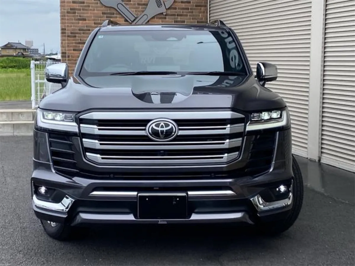 2025 Toyota Landcruiser LC300 Amazon ZX 3.3 Diesel - Image 1